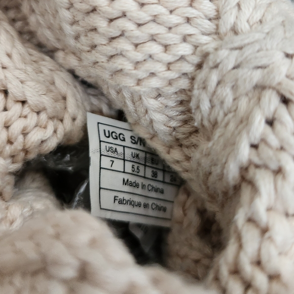 Women's Ugg Boots, Size 7 - Picture 6 of 6